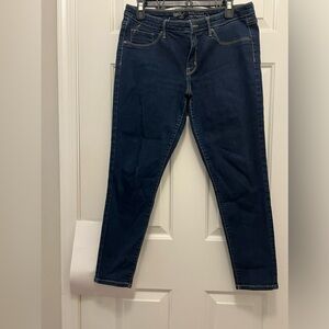 Mossimo JegginsWaist “32 Inseam “26. Crop. Mid to low rise wear. Dp blue.